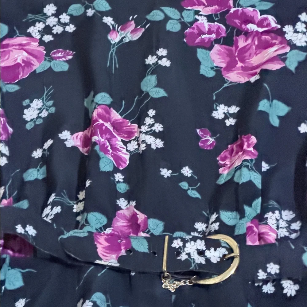 Vintage-Inspired Black Midi Dress with Purple Rose Print - Picture 4 of 12
